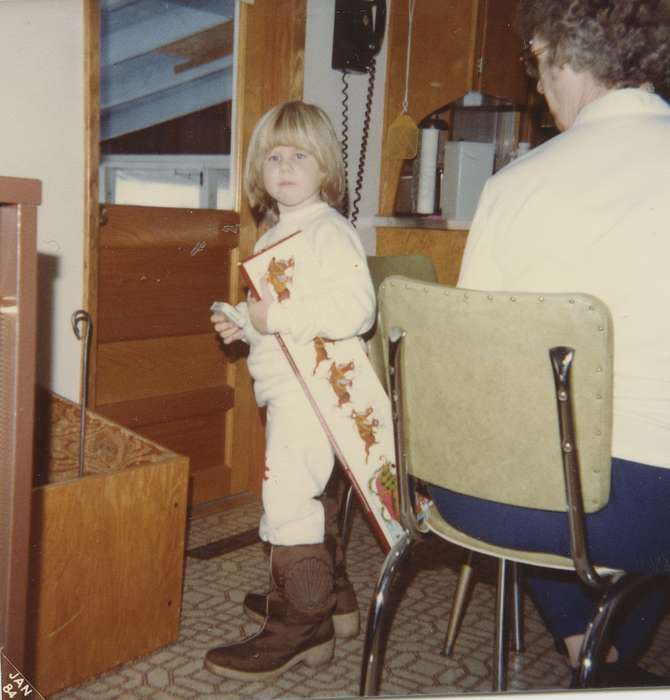 history of Iowa, kitchen, Iowa History, chair, phone, Reinbeck, IA, Iowa, Homes, Children, East, Lindsey