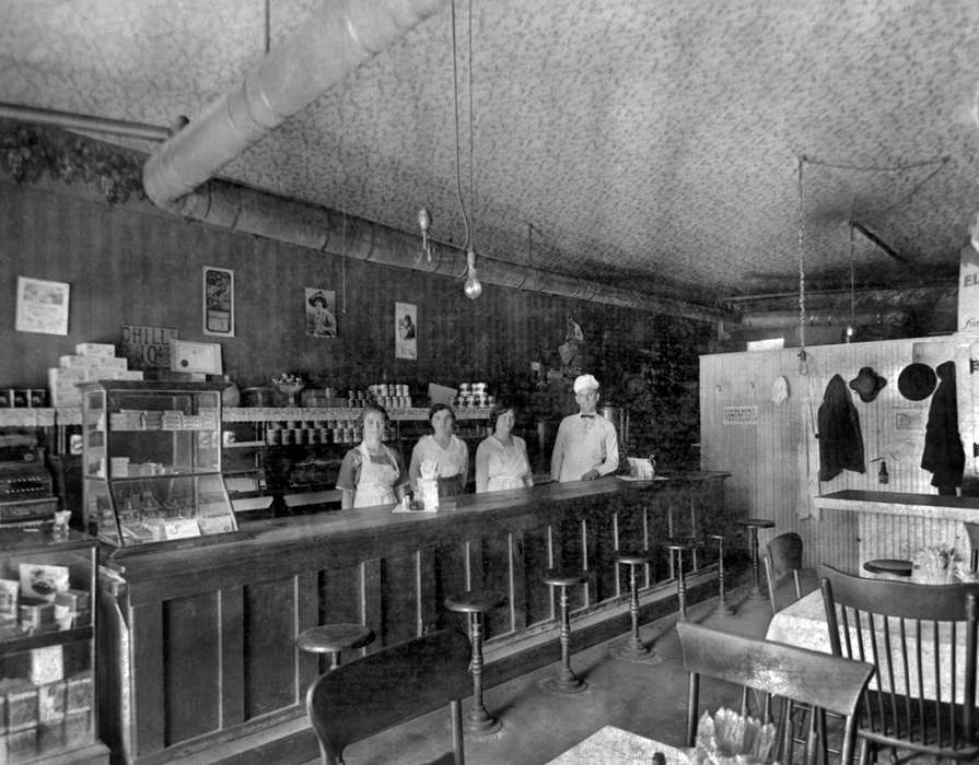 Portraits - Group, history of Iowa, Iowa History, Ottumwa, IA, Businesses and Factories, Iowa, Lemberger, LeAnn, Food and Meals