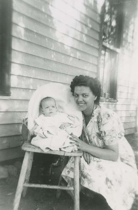 Portraits - Group, baby, Iowa, mother, Families, Children, Des Moines, IA, Campopiano Von Klimo, Melinda, history of Iowa, Iowa History