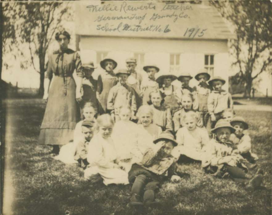 Portraits - Group, class, history of Iowa, Iowa History, Bartlett, Elizabeth, teacher, Grundy County, IA, Iowa, Children, Schools and Education, school