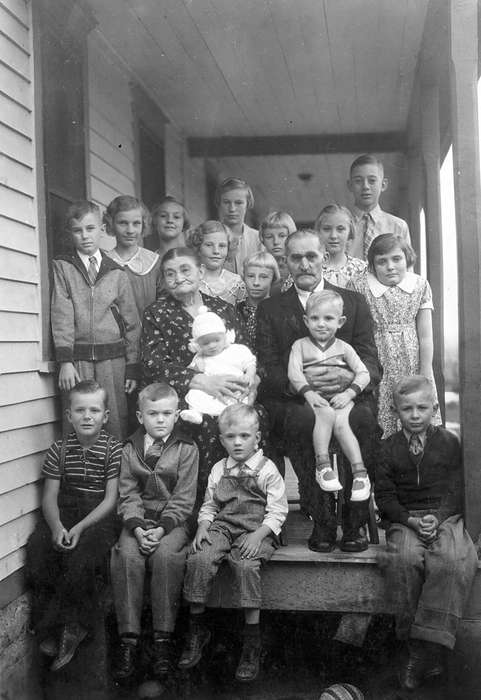 Portraits - Group, grandmother, history of Iowa, Iowa History, Families, Mason City, IA, grandfather, Brockmeyer, Janet, grandchild, Iowa, porch, Homes, Children