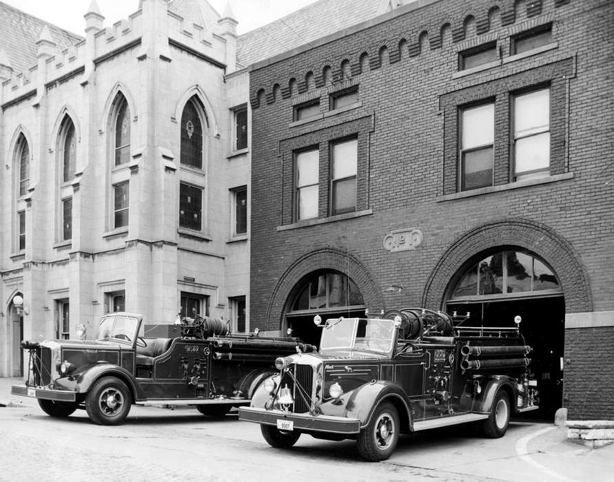 Cities and Towns, Iowa History, Iowa, Motorized Vehicles, Lemberger, LeAnn, Labor and Occupations, Ottumwa, IA, fire engine, history of Iowa