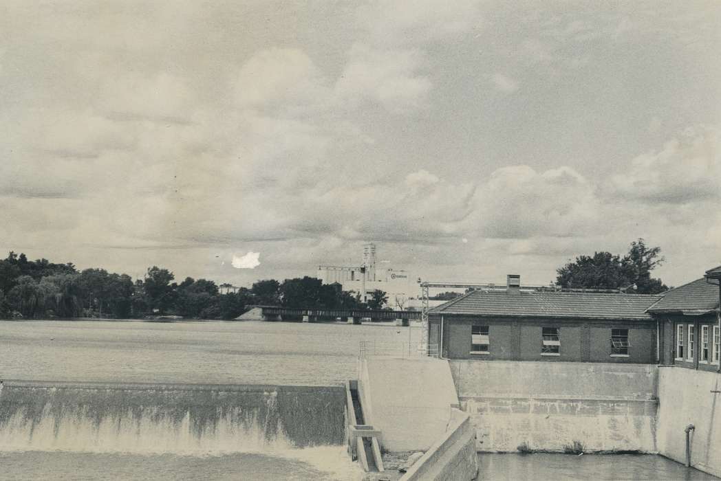cedar rapids, history of Iowa, Iowa History, Lakes, Rivers, and Streams, Waverly, IA, Iowa, Waverly Public Library, dam
