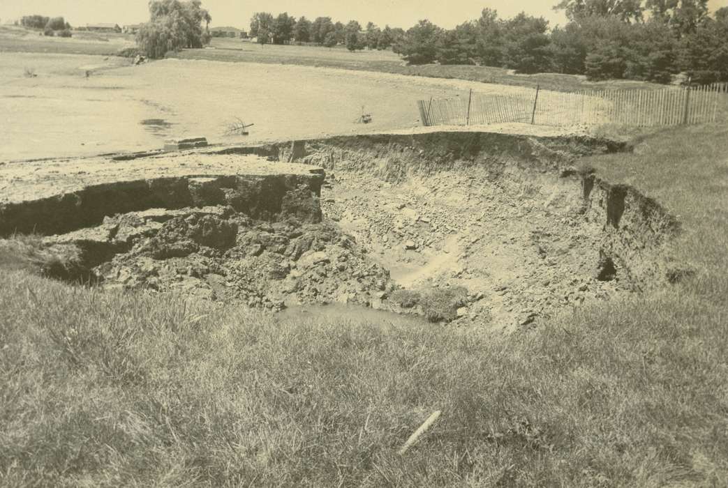 hole, history of Iowa, Iowa History, sinkhole, Wrecks, Lakes, Rivers, and Streams, Waverly, IA, pond, Iowa, Landscapes, tree, Waverly Public Library