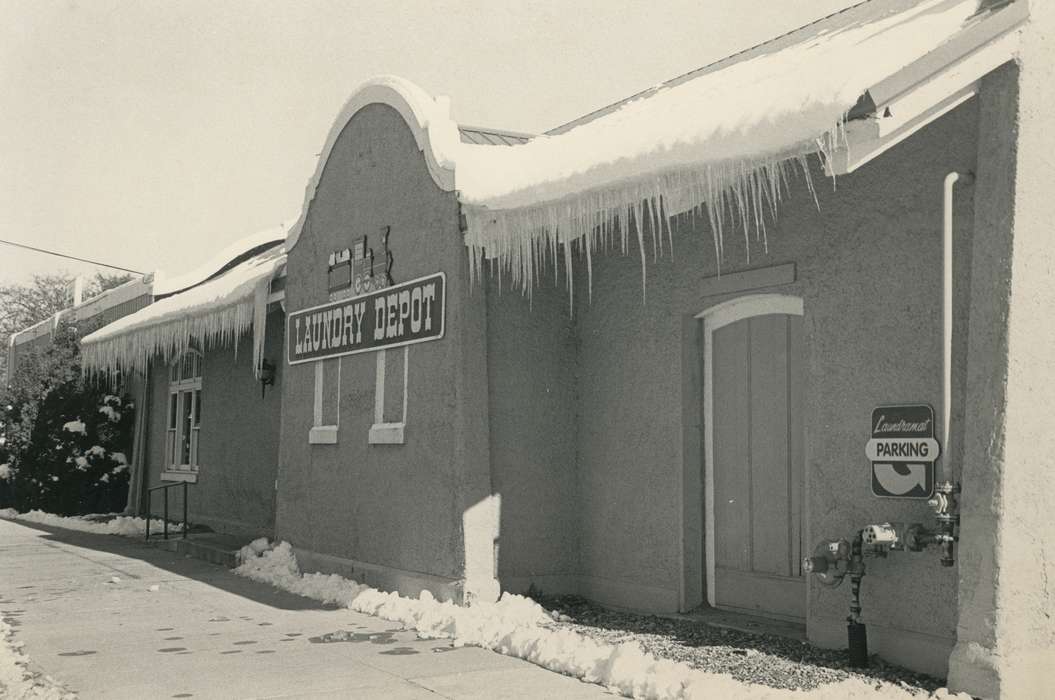 history of Iowa, Iowa History, icicle, laundromat, Businesses and Factories, laundry, Iowa, Cities and Towns, snow, Waverly Public Library