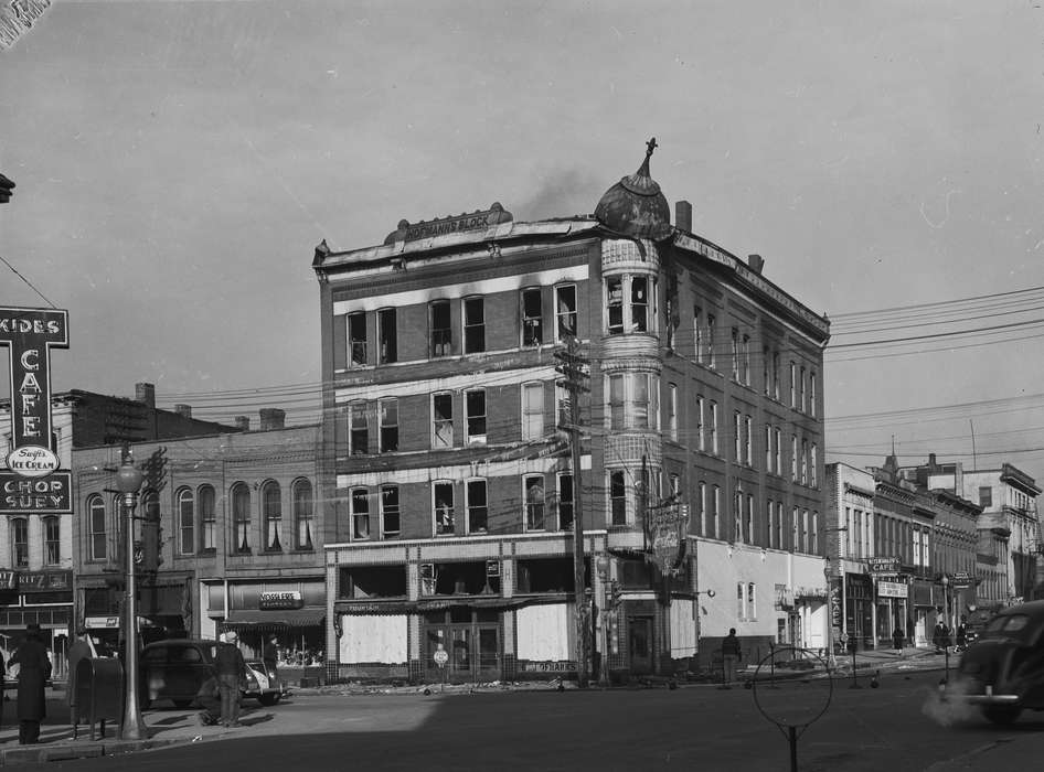corner, destruction, history of Iowa, Iowa History, Ottumwa, IA, Lemberger, LeAnn, Businesses and Factories, fire, building, burning building, Iowa, Cities and Towns