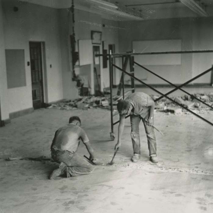 construction, history of Iowa, school, Waverly, IA, Waverly Public Library, Iowa, construction crew, Iowa History, Schools and Education, classroom