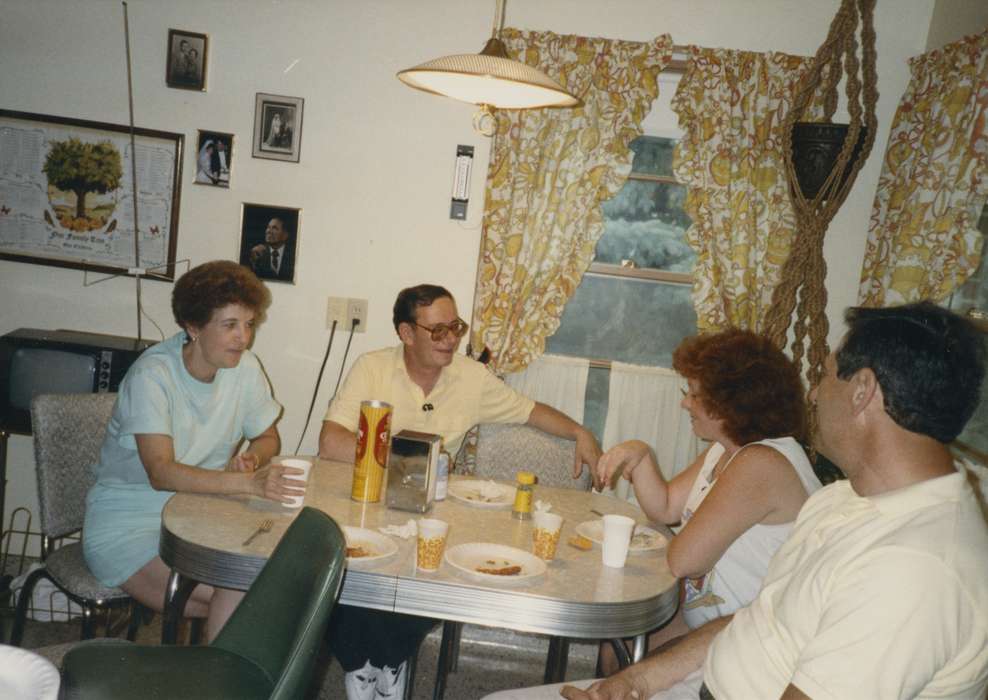 Portraits - Group, table, history of Iowa, kitchen, Carroll, IA, Iowa History, Baker, Earline, Iowa, thermometer, Homes, curtain, Food and Meals