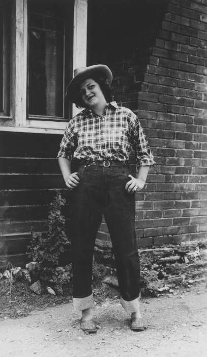 history of Iowa, Iowa History, Mullenix, Angie, woman, Vinton, IA, Iowa, silly, Portraits - Individual