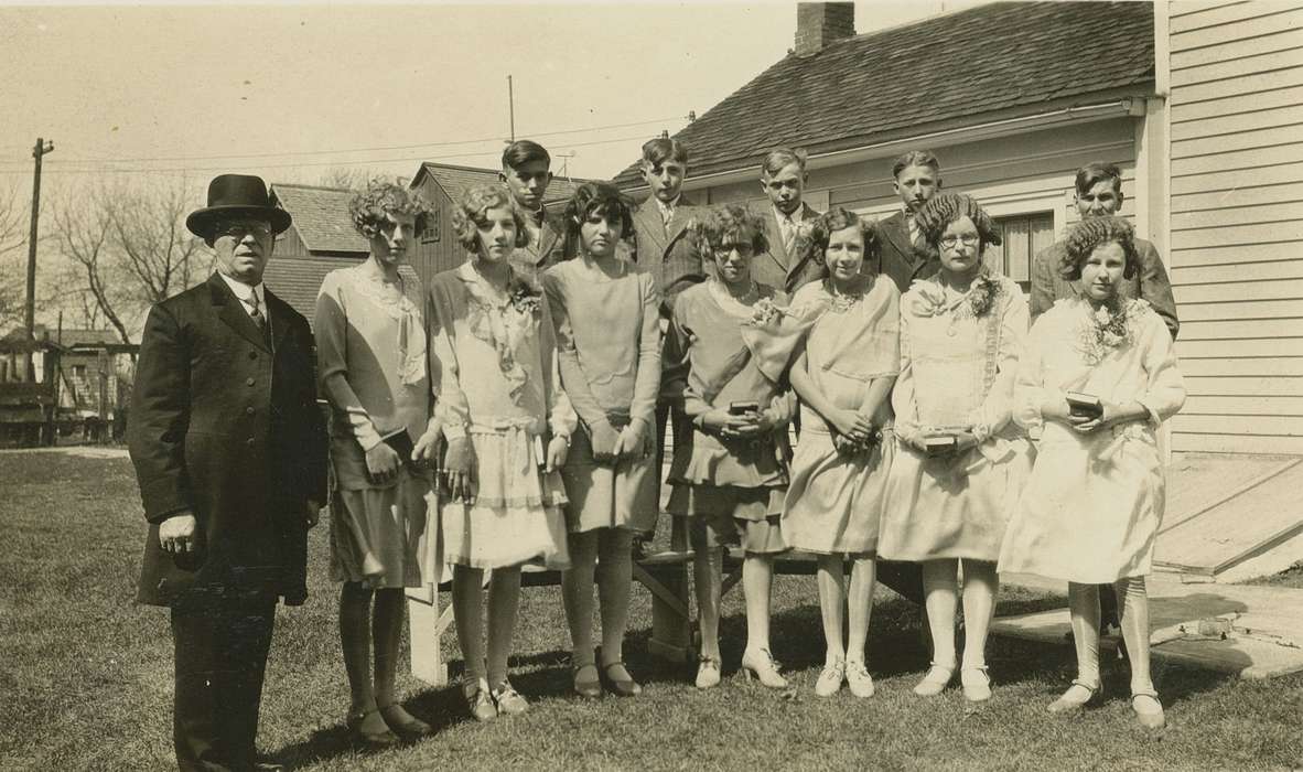 Portraits - Group, hairstyle, history of Iowa, IA, formal attire, Iowa History, Hansen, Viola, girls, formal, boys, man, Iowa, Schools and Education, Children, hat