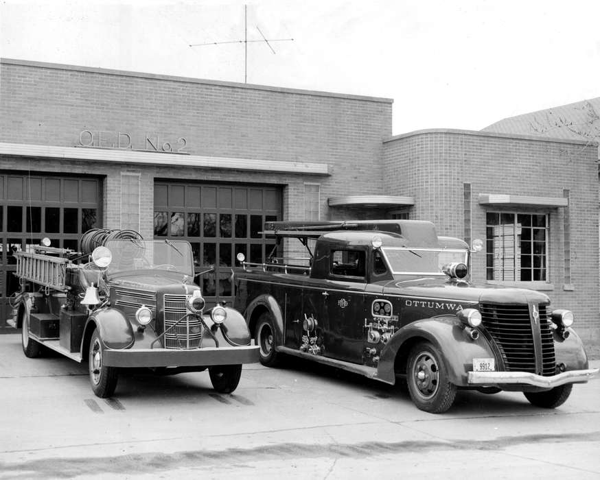 history of Iowa, Iowa History, Ottumwa, IA, Lemberger, LeAnn, Motorized Vehicles, fire truck, Iowa, Cities and Towns, fire station