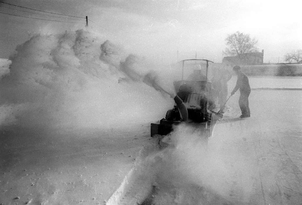 history of Iowa, Iowa History, Ottumwa, IA, Winter, Motorized Vehicles, snow blower, Iowa, Lemberger, LeAnn, snow