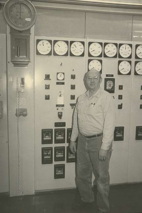 Waverly, IA, phone, history of Iowa, outfit, retirement, Iowa, sign, Waverly Public Library, Businesses and Factories, Portraits - Individual, Iowa History, clock, glasses