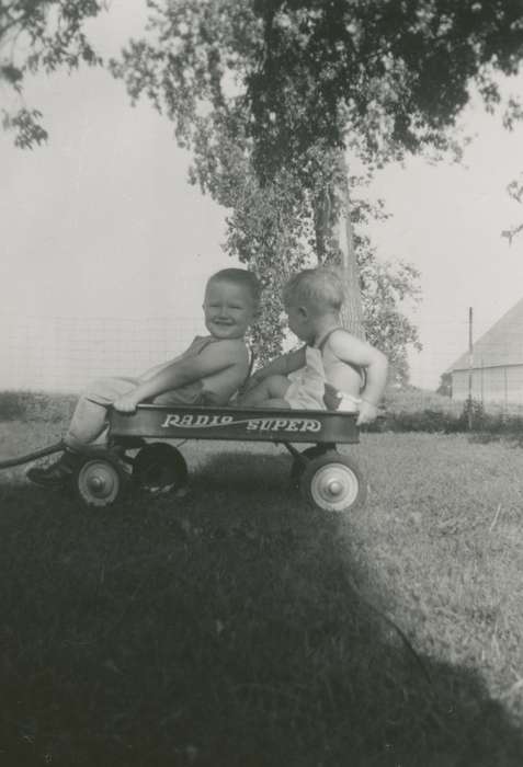 Portraits - Group, history of Iowa, Iowa History, Schon, Mary, wagon, Glidden, IA, Iowa, Children, radio flyer