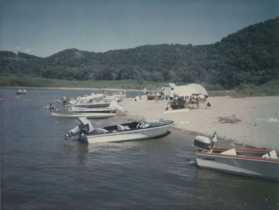 forest, history of Iowa, mercury, Iowa History, Fink-Bowman, Janna, Motorized Vehicles, Lakes, Rivers, and Streams, beach, Iowa, Outdoor Recreation, boat, shoreline, Harpers Ferry, IA