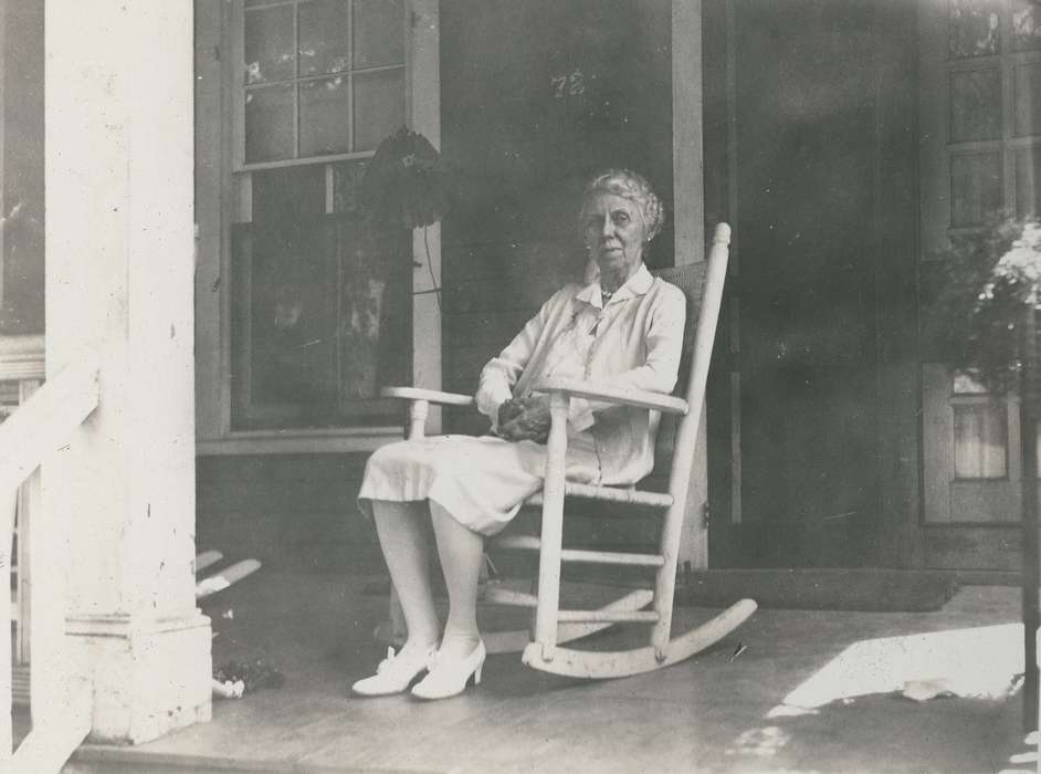 history of Iowa, Iowa History, Families, rocking chair, Iowa, NJ, Homes, McMurray, Doug, Leisure