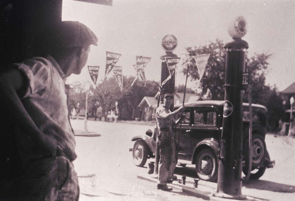 people, Waverly, IA, history of Iowa, Motorized Vehicles, pole, Main Streets & Town Squares, Iowa, Cities and Towns, car, sign, correct date needed, Businesses and Factories, Waverly Public Library, Iowa History