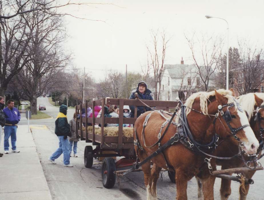 Waverly Public Library, history of Iowa, Iowa History, children, hay ride, horse and buggy, horse drawn wagon, Iowa, Leisure
