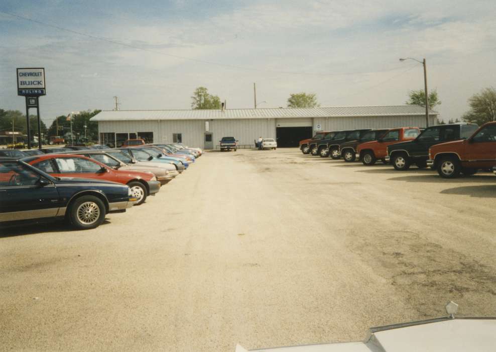 history of Iowa, Iowa History, Motorized Vehicles, Businesses and Factories, truck, chevrolet, car, Iowa, Cities and Towns, car dealership, Waverly Public Library, buick