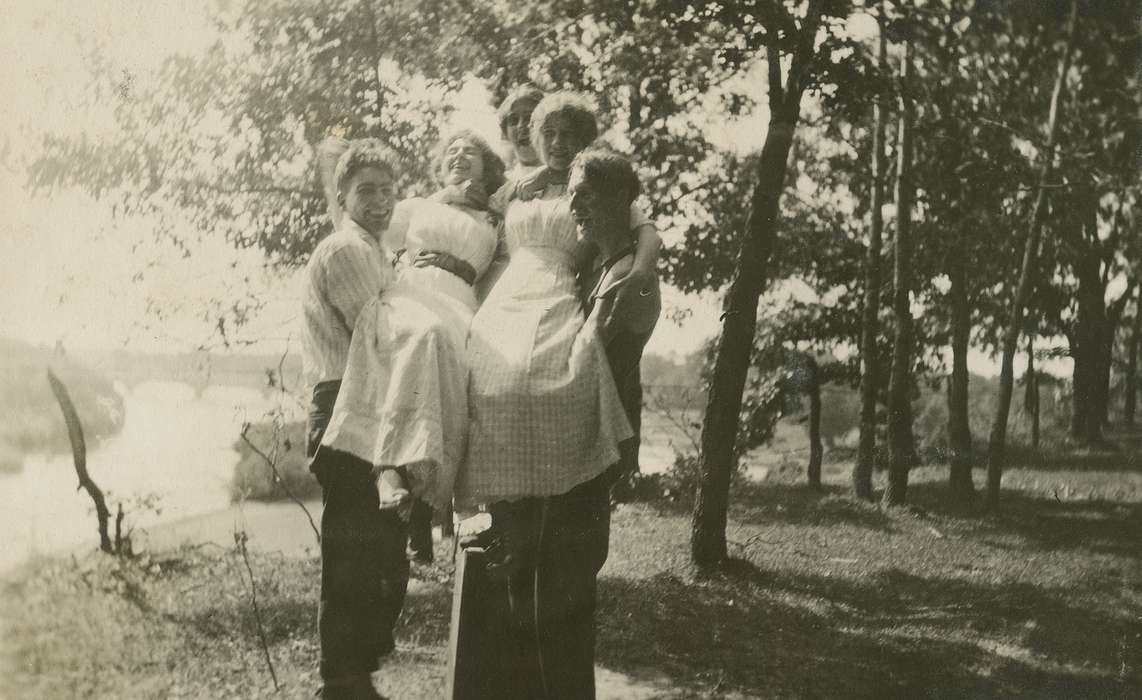 Portraits - Group, Outdoor Recreation, silly, Iowa History, LeQuatte, Sue, Lakes, Rivers, and Streams, Leisure, river, history of Iowa, tree, laughing, IA, Iowa, park