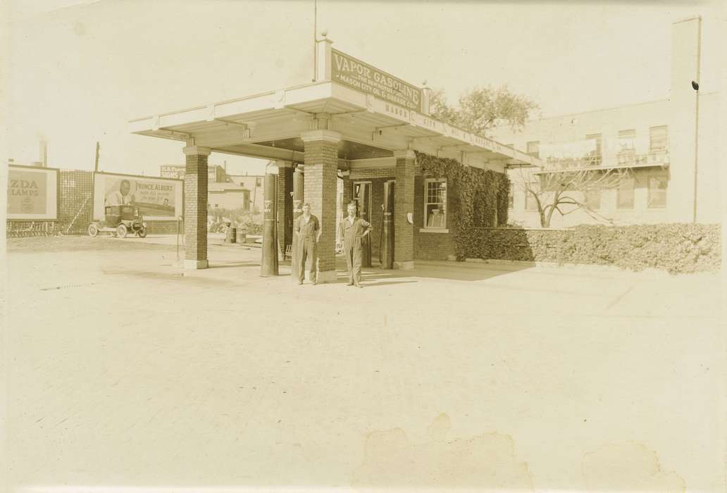 Portraits - Group, Main Streets & Town Squares, history of Iowa, Iowa History, IA, Taylor, Marcia, Motorized Vehicles, Businesses and Factories, car, gas station, Iowa, Cities and Towns, Labor and Occupations