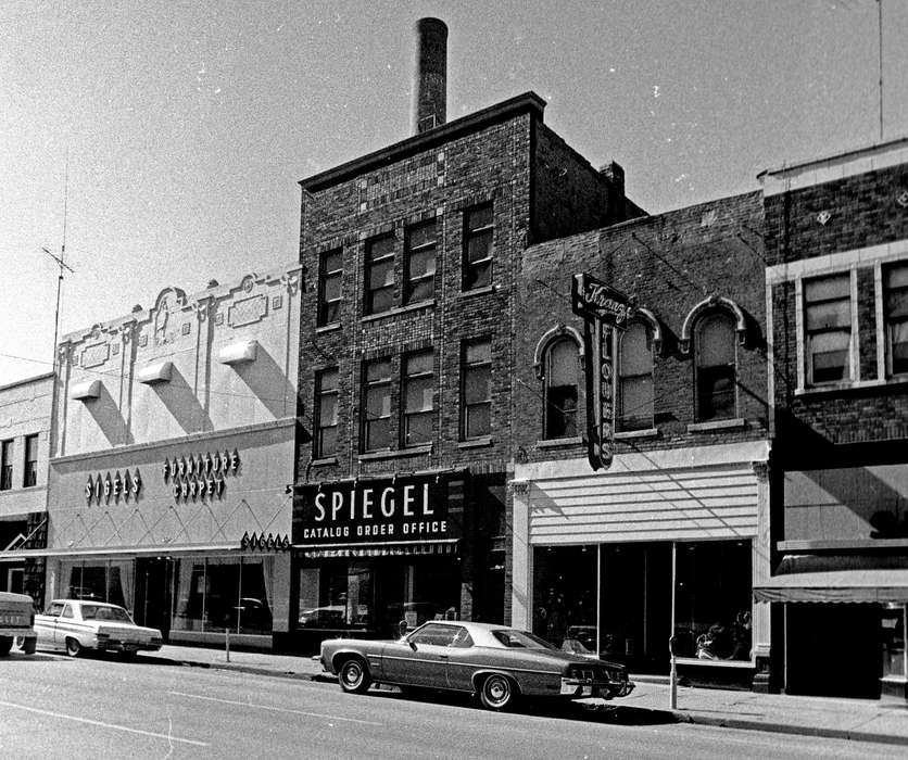 Businesses and Factories, main street, car, Cities and Towns, storefront, Iowa, Iowa History, Lemberger, LeAnn, Ottumwa, IA, Main Streets & Town Squares, history of Iowa