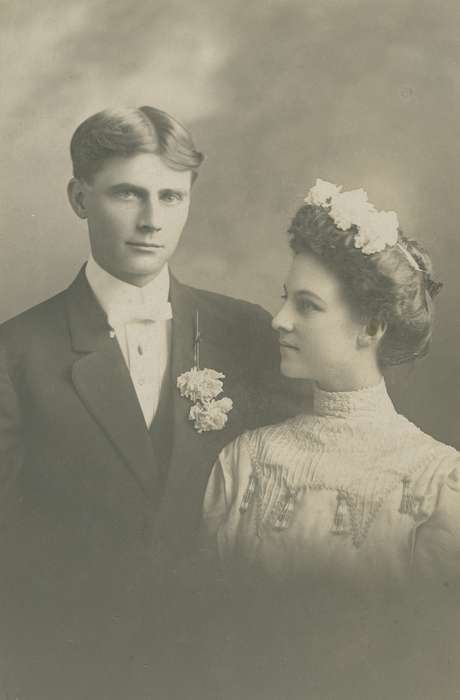 exact date not obtainable, history of Iowa, Portraits - Group, Waverly Public Library, wedding, Waverly, IA, Iowa, flowers, groom, Iowa History, wedding gown