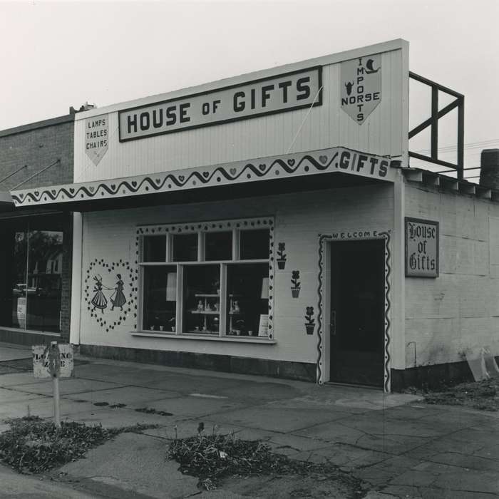 gift shop, history of Iowa, Businesses and Factories, Waverly, IA, Waverly Public Library, Main Streets & Town Squares, Iowa, brick building, Iowa History, correct date needed