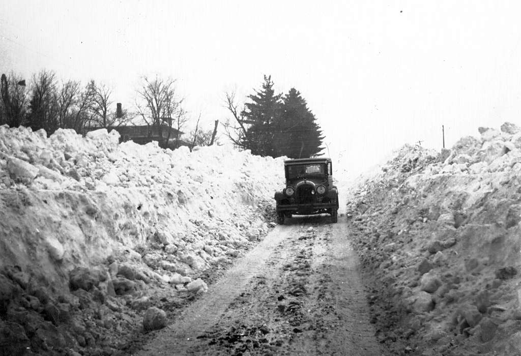 Iowa, Mason City, IA, snow, car, road, Winter, history of Iowa, Brockmeyer, Janet, Motorized Vehicles, Iowa History