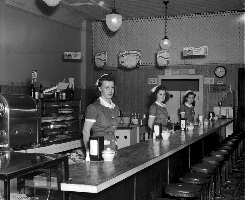 Portraits - Group, Food and Meals, waitress, Iowa, Ottumwa, IA, napkin, Businesses and Factories, restaurant, cafe, history of Iowa, counter, Lemberger, LeAnn, Labor and Occupations, donut, stool, Iowa History