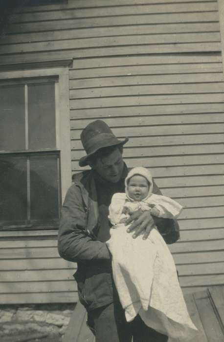 baby, infant, Homes, Spilman, Jessie Cudworth, history of Iowa, Iowa, USA, Children, Iowa History, man, Portraits - Group