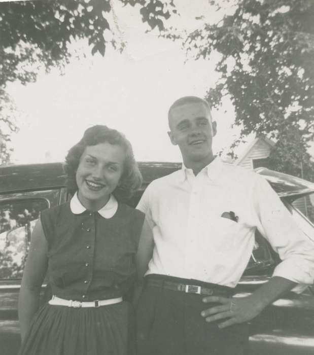 Portraits - Group, Cedar Falls, IA, history of Iowa, Iowa History, Motorized Vehicles, car, Burk, Susan, Iowa, silly