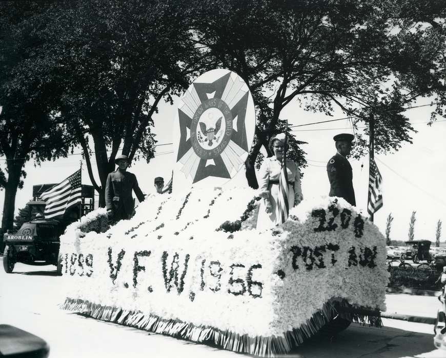 history of Iowa, Iowa History, parade, veterans, Fairs and Festivals, parade float, Iowa, Waverly Public Library
