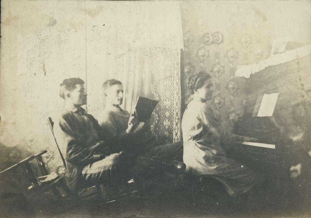 Neessen, Ben, Iowa History, Leisure, Iowa, piano, history of Iowa, Portraits - Group, Homes, lace curtains, IA, rocking chair