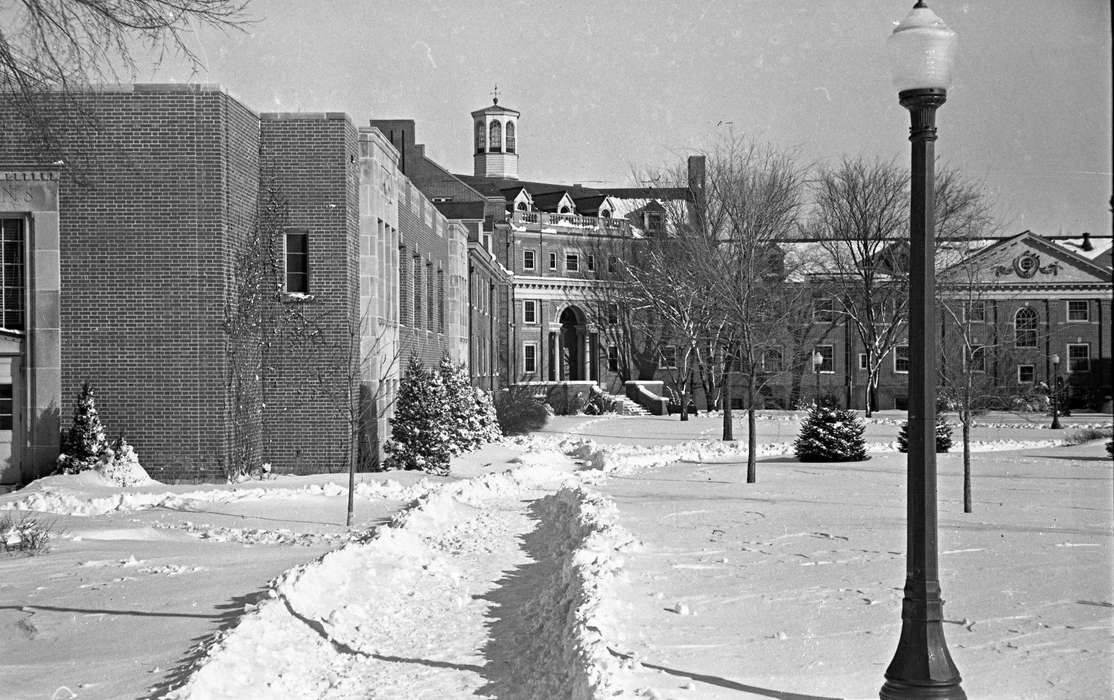 dorm, dormitory, Iowa History, Iowa, Schools and Education, university of northern iowa, iowa state teachers college, uni, UNI Special Collections & University Archives, lamppost, snow, Cedar Falls, IA, history of Iowa, Winter