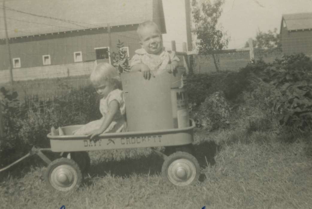 Portraits - Group, Brus, Mildred, history of Iowa, Iowa History, wagon, Iowa, Alta Vista, IA, silly, Children, Farms