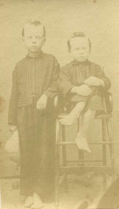 Portraits - Group, sack coat, carte de visite, Iowa, barefoot, children, Children, Olsson, Ann and Jons, boys, blouse, Moulton, IA, history of Iowa, siblings, high chair, Iowa History