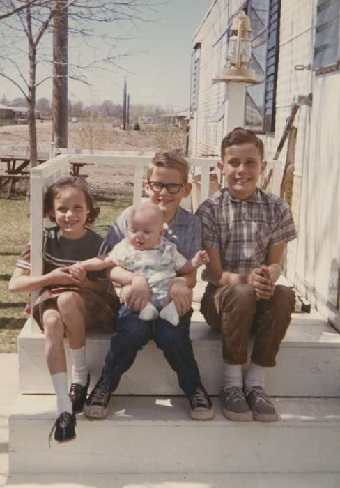 Portraits - Group, glasses, Iowa History, Iowa, Albion, IA, Families, baby, siblings, Travel, porch, Siebring, Kathy, Children, history of Iowa