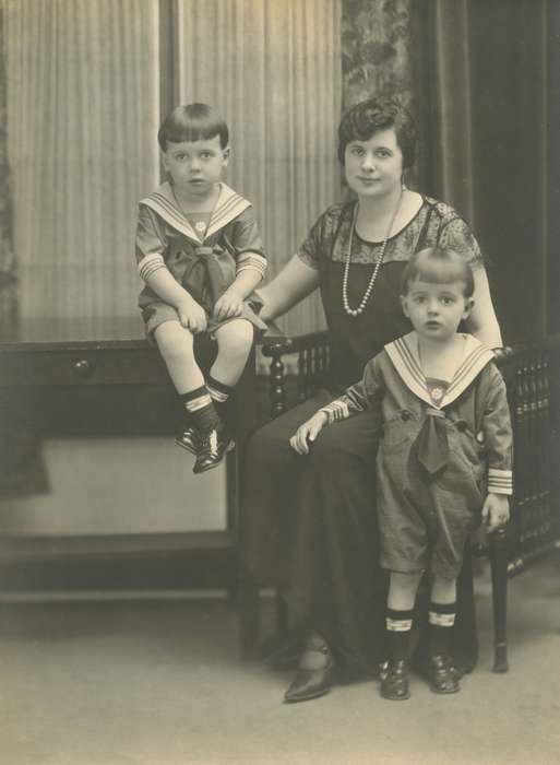 Portraits - Group, Dubuque, IA, history of Iowa, Iowa, Iowa History, children, Carpenter, Jolene