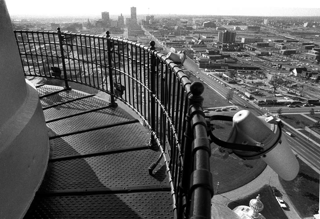 Main Streets & Town Squares, history of Iowa, capitol, Iowa History, Lemberger, LeAnn, Businesses and Factories, Aerial Shots, Iowa, Cities and Towns, railing, street, Des Moines, IA