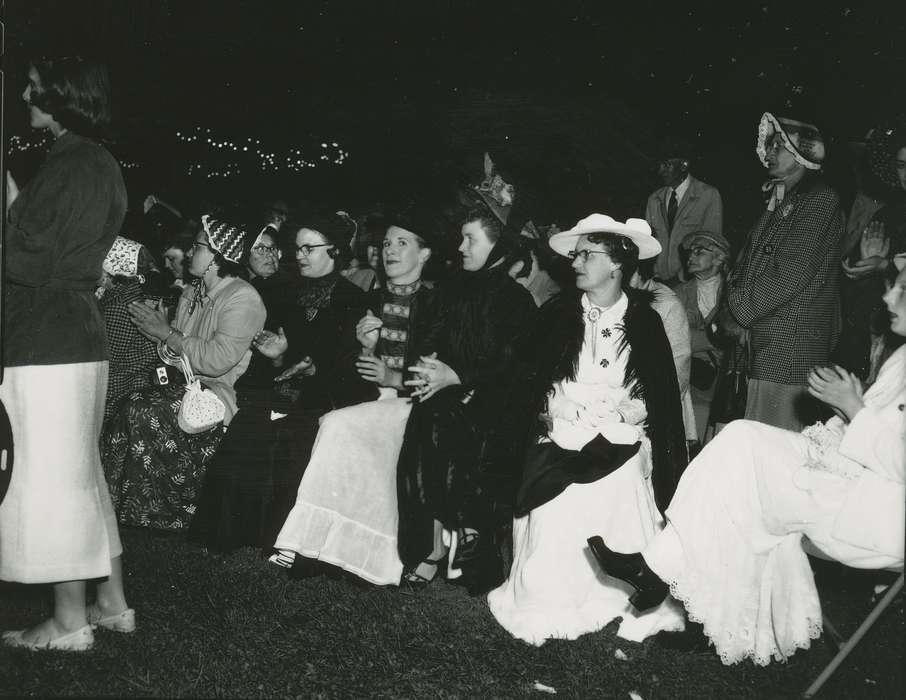 Iowa History, Entertainment, Waverly Public Library, bonnet, Iowa, history of Iowa, costume, crowd, Denver, IA, hat