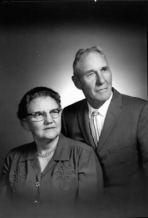 Portraits - Group, Hatcher, Darlene, Iowa History, USA, glasses, Iowa, history of Iowa