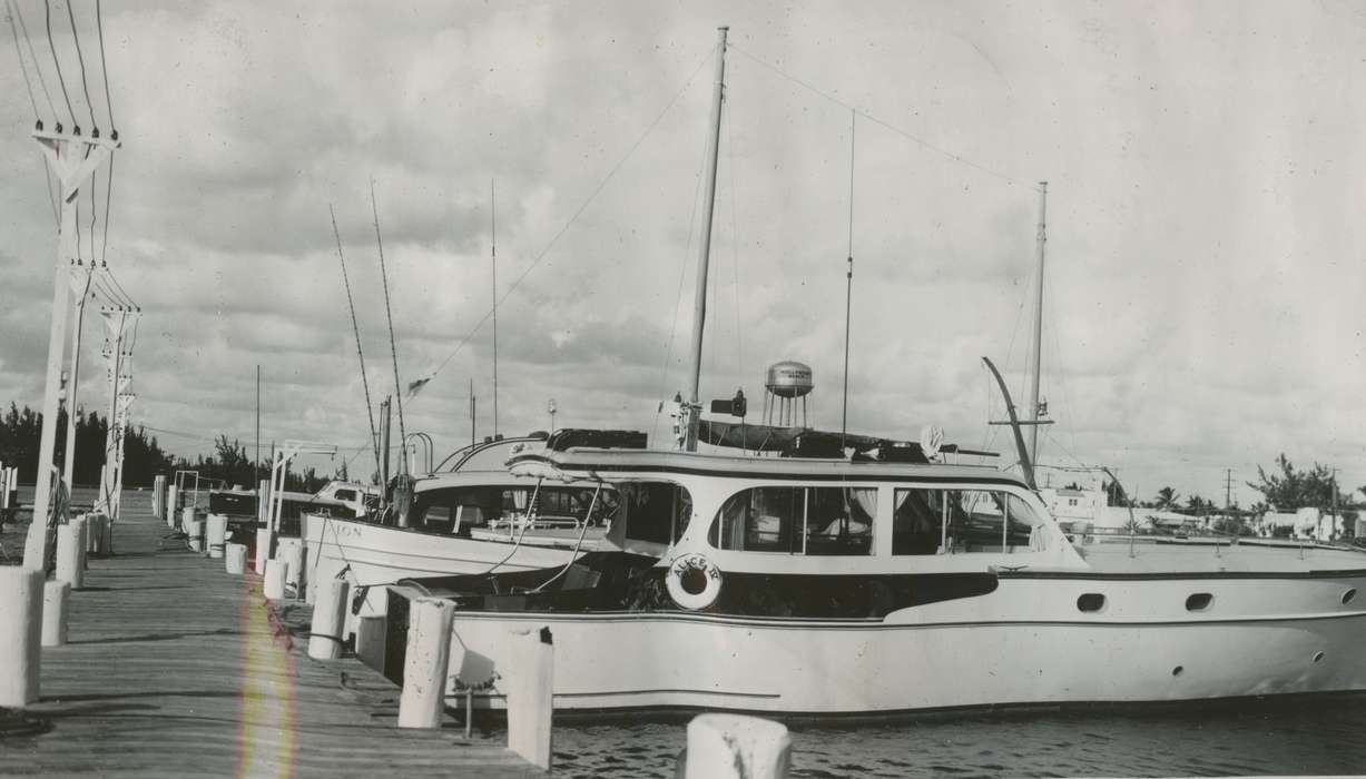 lake, history of Iowa, boats, Iowa History, Motorized Vehicles, Lakes, Rivers, and Streams, ship, Hollywood, FL, marina, Iowa, dock, McMurray, Doug