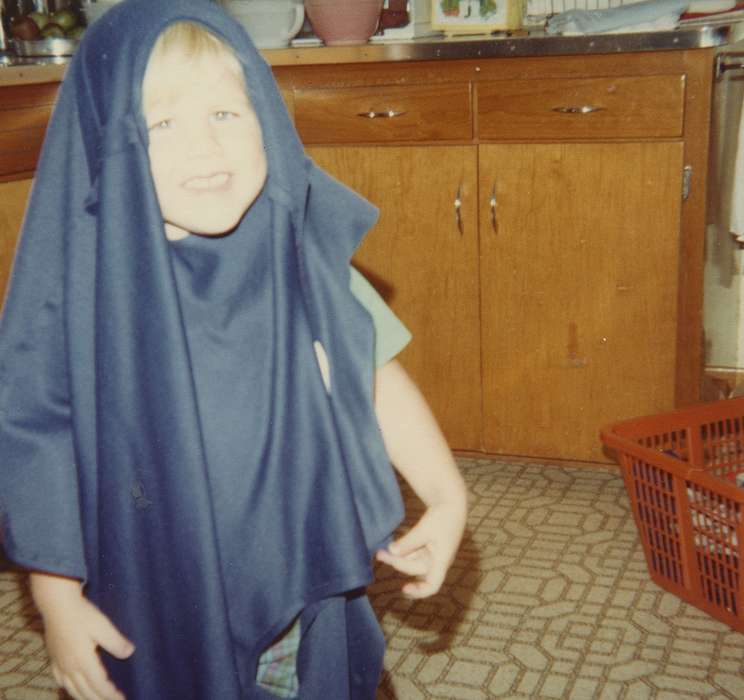 history of Iowa, kitchen, Iowa History, Reinbeck, IA, laundry, Iowa, Homes, Children, cabinet, East, Lindsey, Portraits - Individual