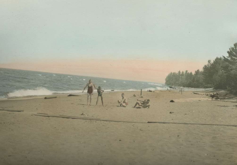 Travel, history of Iowa, colorized, McMurray, Doug, Iowa, Lakes, Rivers, and Streams, sand, Ontonagon, MI, trees, Children, beach, Iowa History, swim suit