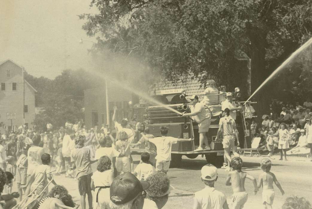 summer, Children, fire truck, history of Iowa, Entertainment, Waverly Public Library, holiday, Iowa, Motorized Vehicles, crowd, Iowa History, parade, Shell Rock, IA