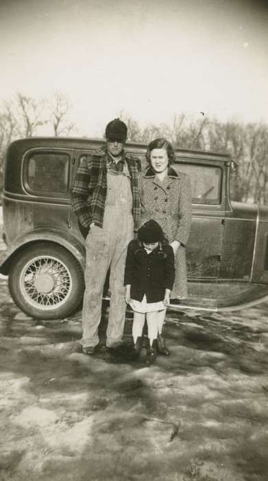 Portraits - Group, Iowa, Rolfe, IA, Carney, Cheryl, Families, car, history of Iowa, Motorized Vehicles, Iowa History