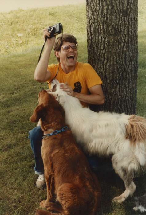 Leisure, history of Iowa, Iowa History, laughing, Animals, Albion, IA, Siebring, Kathy, Iowa, camera, silly, dog