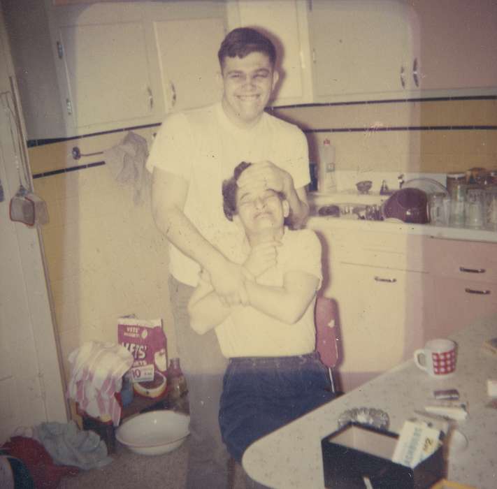 Portraits - Group, history of Iowa, kitchen, Iowa History, Families, flash, siblings, Spilman, Jessie Cudworth, Iowa, Homes, USA