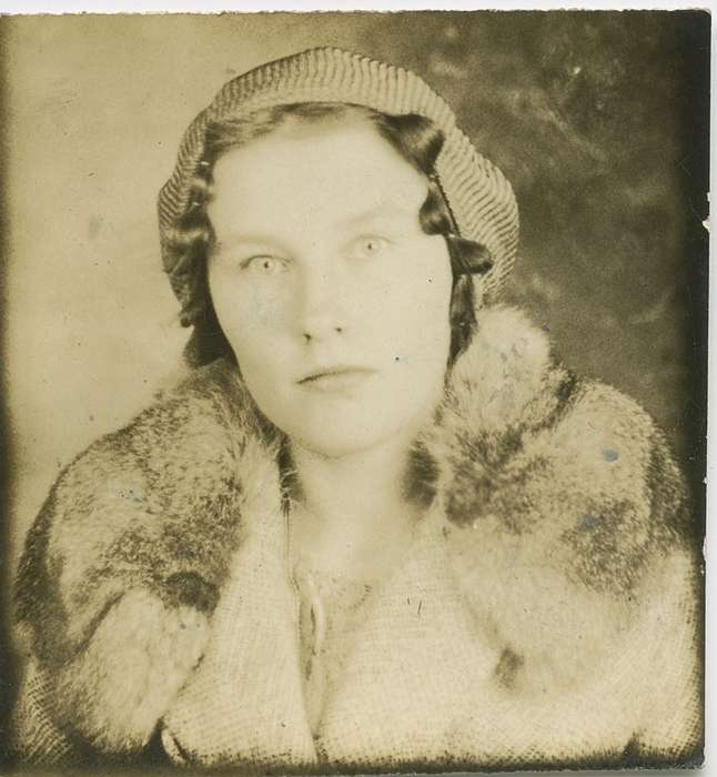 fur, pin curl, IA, Iowa, woman, eyes, Portraits - Individual, gaze, Hansen, Viola, history of Iowa, Iowa History